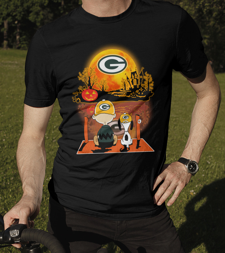 Green Bay Packers Snoopy Charlie Brown Halloween Moon Pumpkin T-Shirt