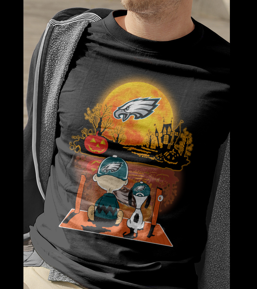 Philadelphia Eagles Snoopy Charlie Brown Halloween Pumpkin Moon T-Shirt