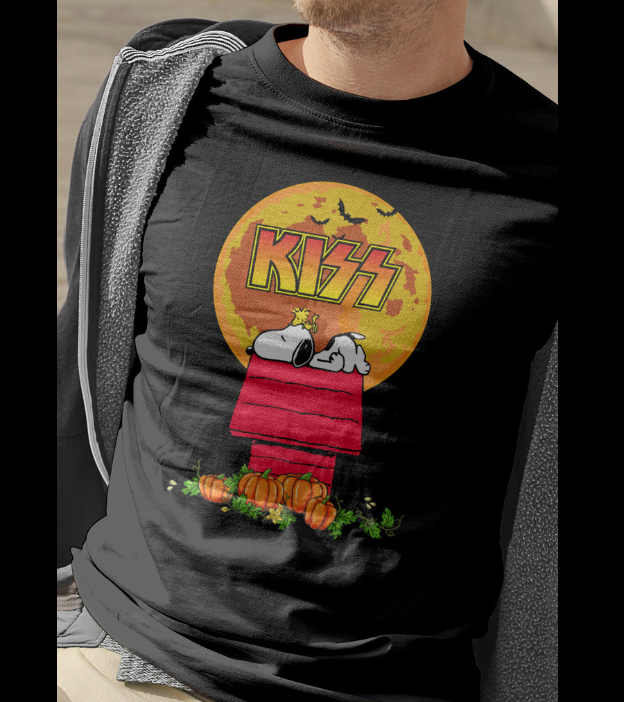 KISS Snoopy Halloween Pumpkin Moon Scene T-Shirt