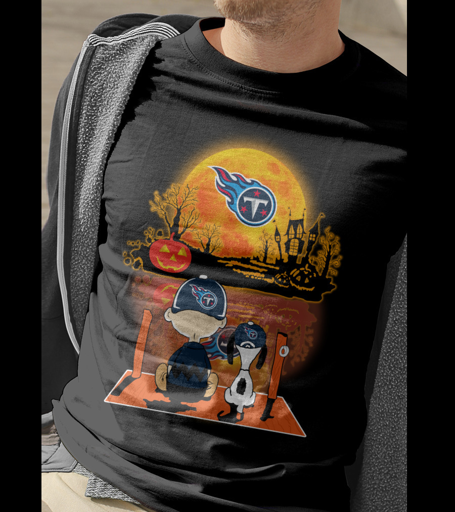 Tennessee Titans Snoopy And Charlie Brown Halloween Pumpkin Moon T-Shirt