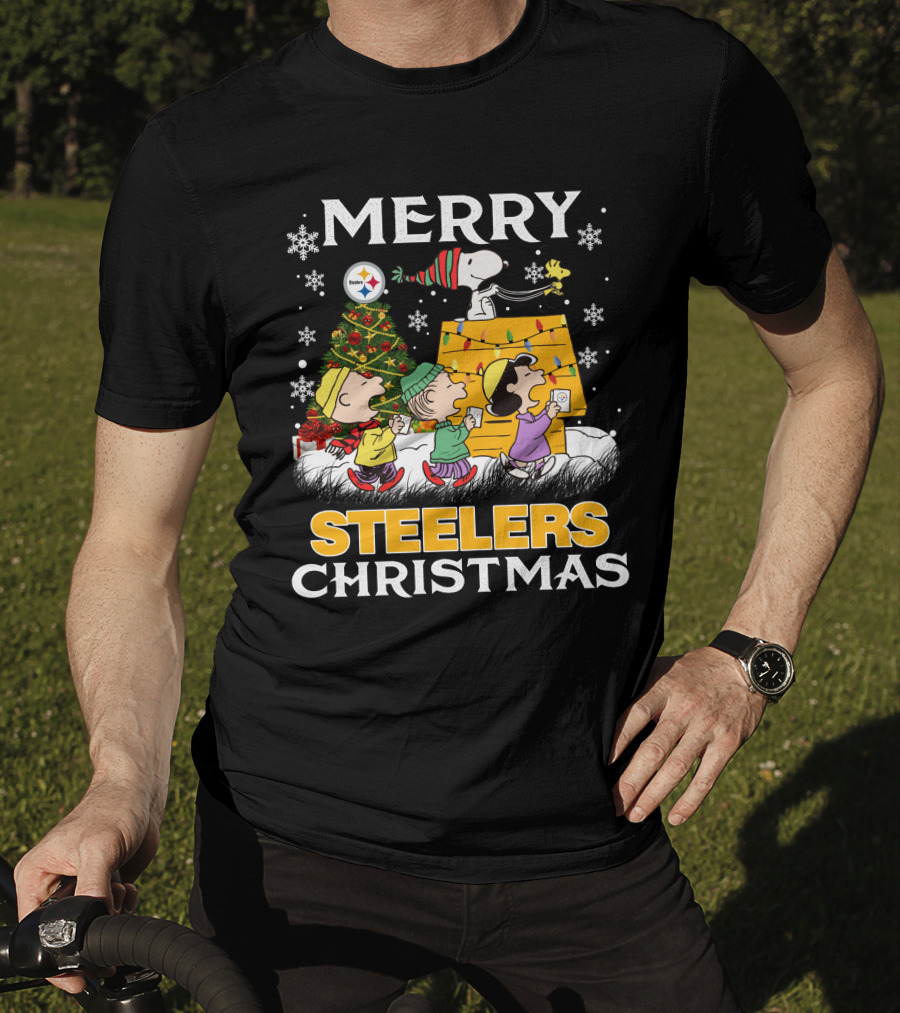 Merry Christmas Steelers Snoopy Peanuts Characters Weihnachten T-Shirt