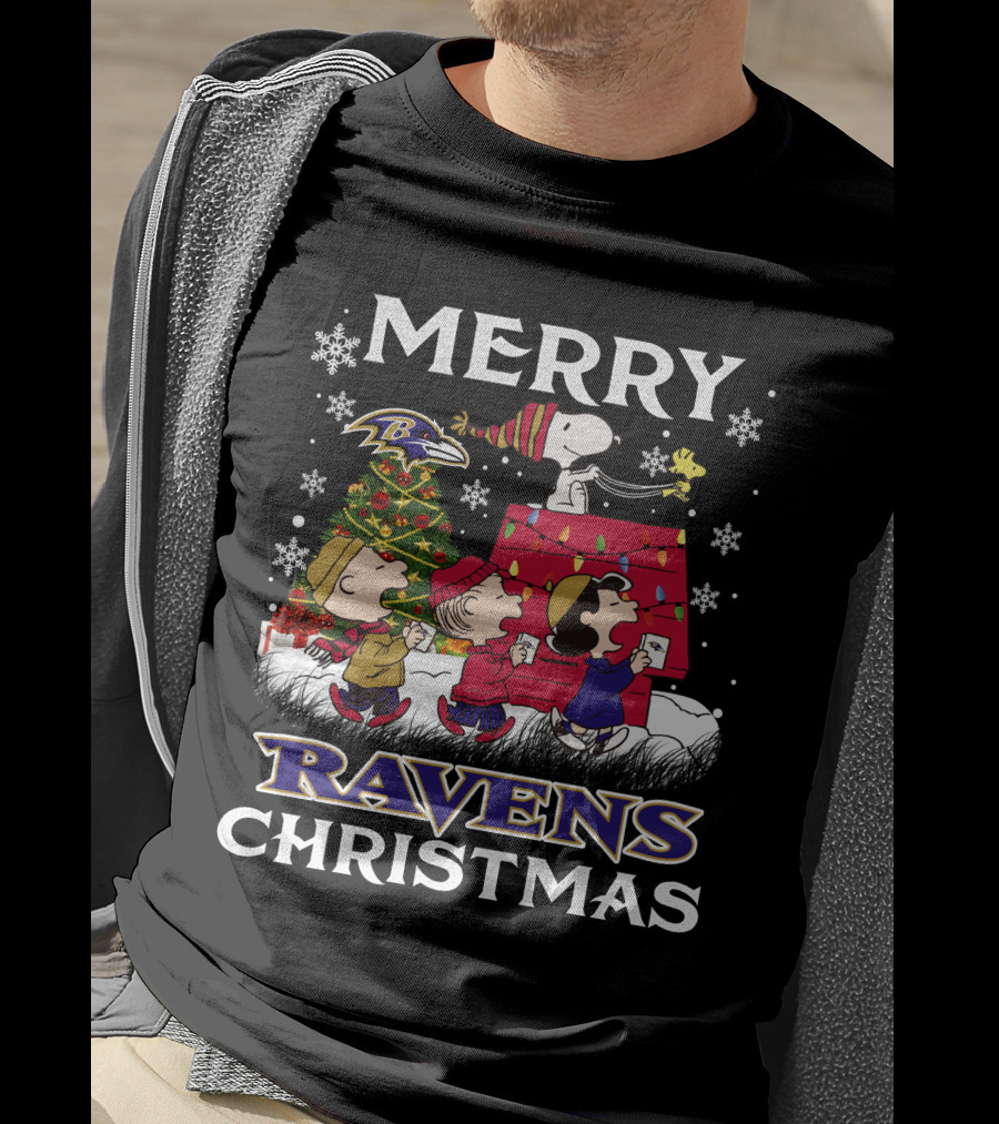 Baltimore Ravens Snoopy Merry Christmas Peanuts Lucy Linus Woodstock T-Shirt
