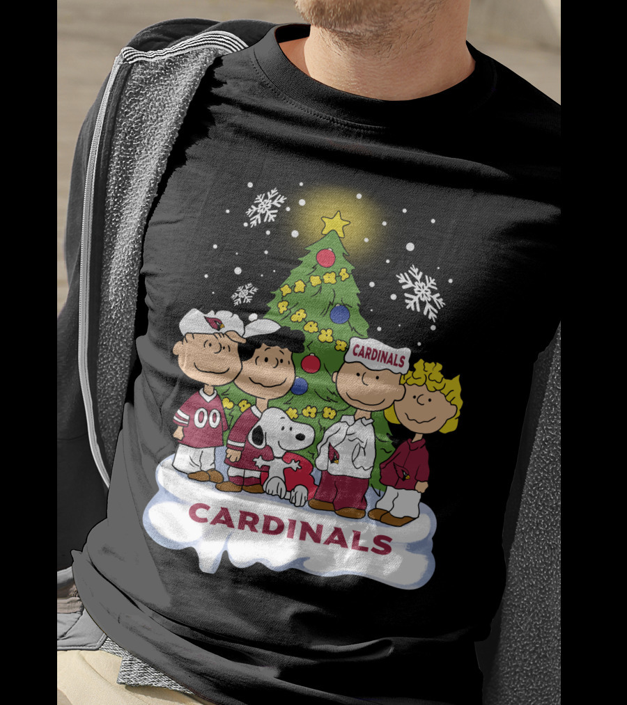 Snoopy Cardinals Christmas Peanuts Gang T-Shirt