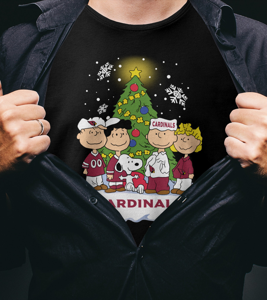 Snoopy Cardinals Christmas Peanuts Gang T-Shirt