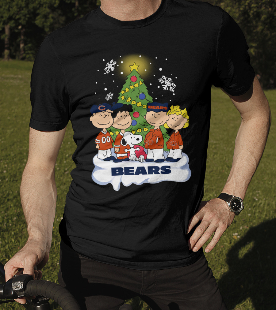 Peanuts Christmas Chicago Bears Snoopy Winter Scene T-Shirt