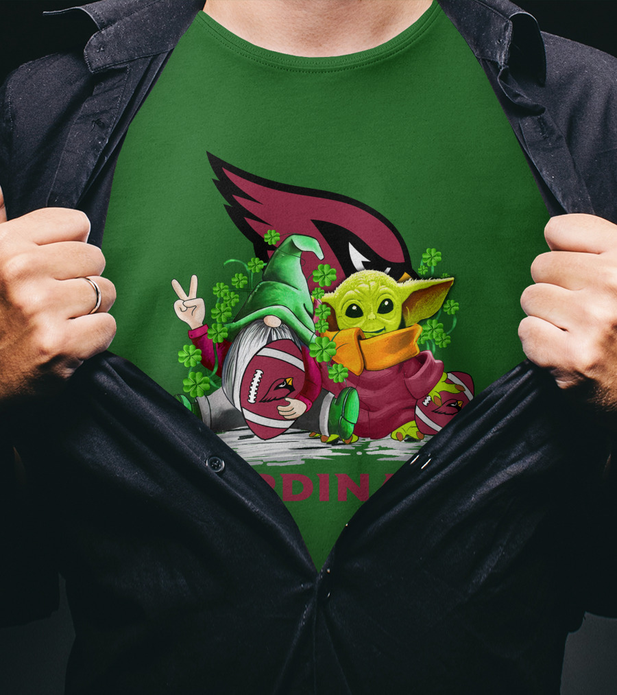 Arizona Cardinals Football Patrick's Day Gnome And Baby Alien With Shamrocks T-Shirt