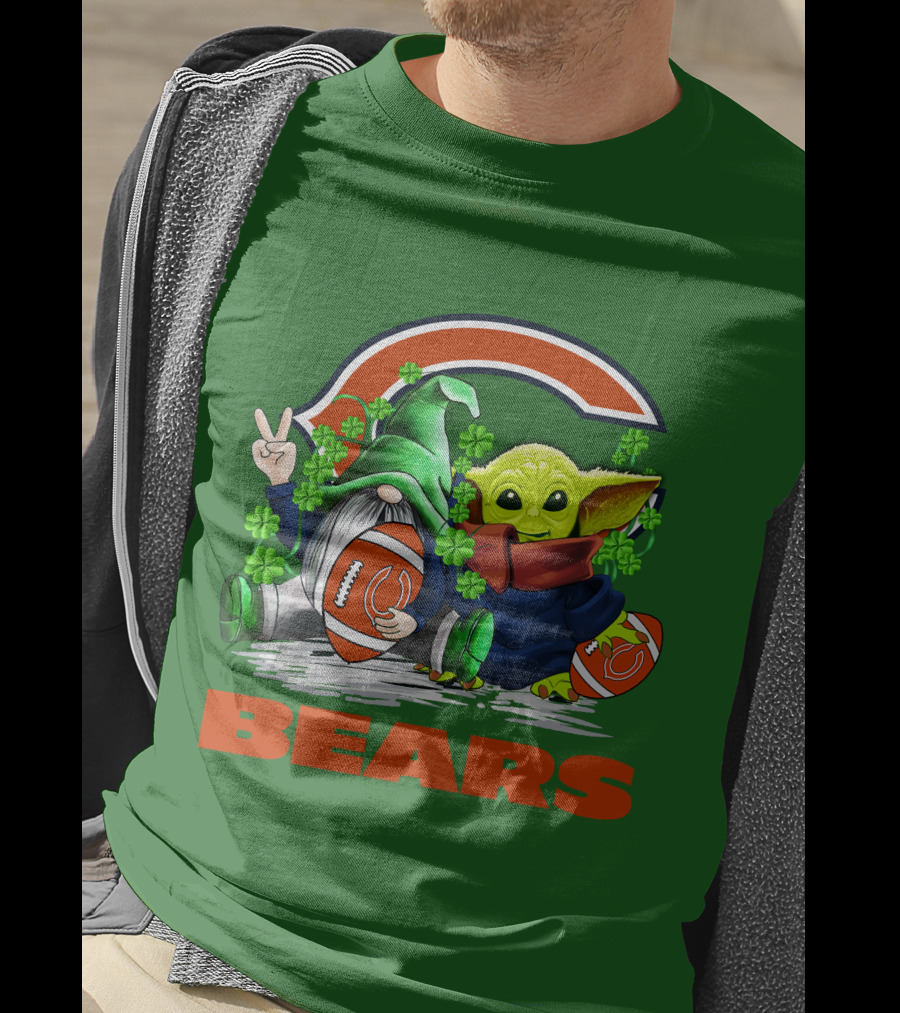 Chicago Bears St. Patrick's Day Football Gnome And Baby Alien T-Shirt
