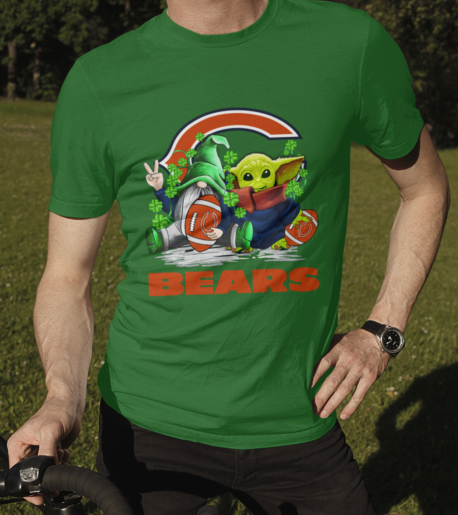 Chicago Bears St. Patrick's Day Football Gnome And Baby Alien T-Shirt