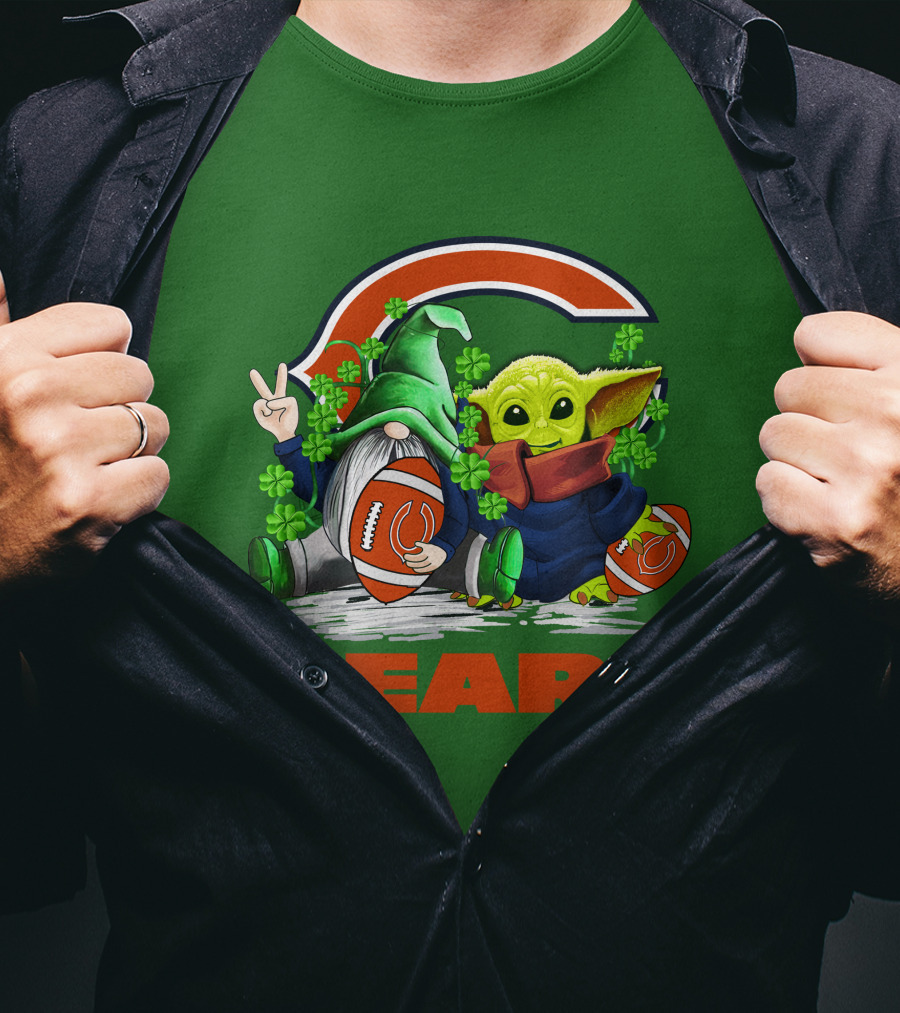 Chicago Bears St. Patrick's Day Football Gnome And Baby Alien T-Shirt