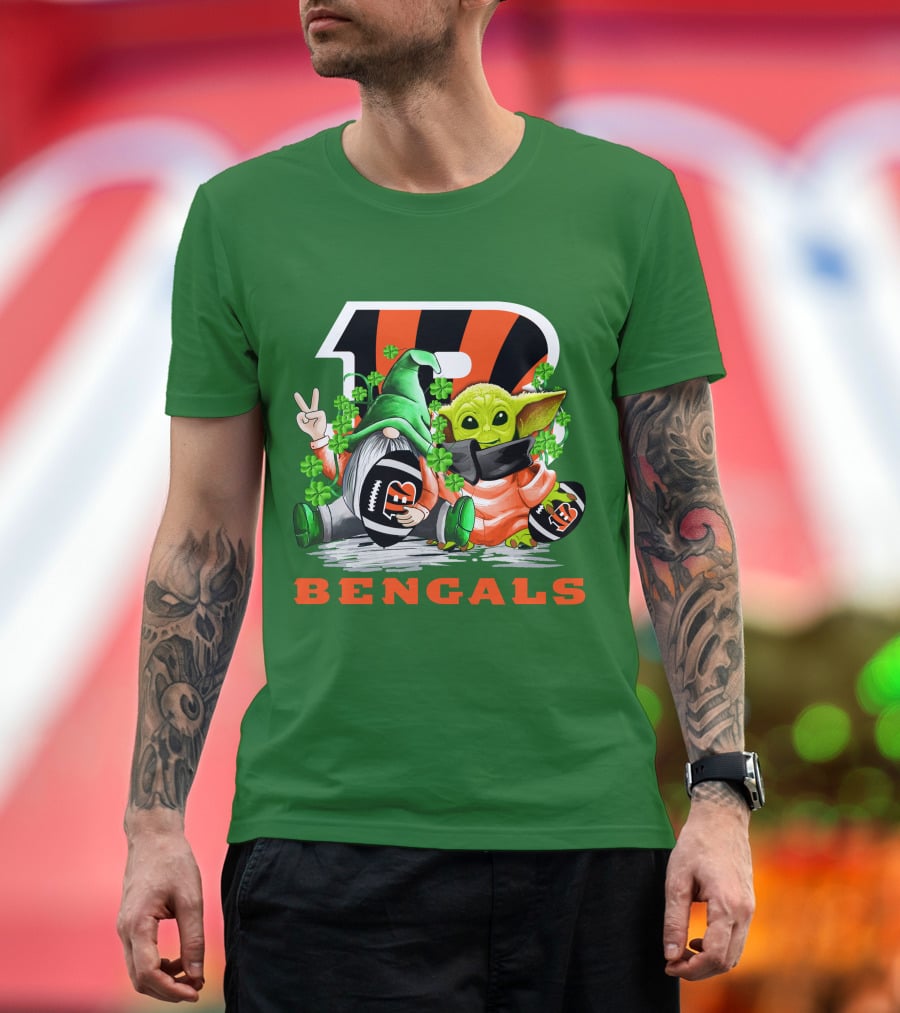 Cincinnati Bengals St. Patrick's Day Gnome And Baby Yoda Football T-Shirt