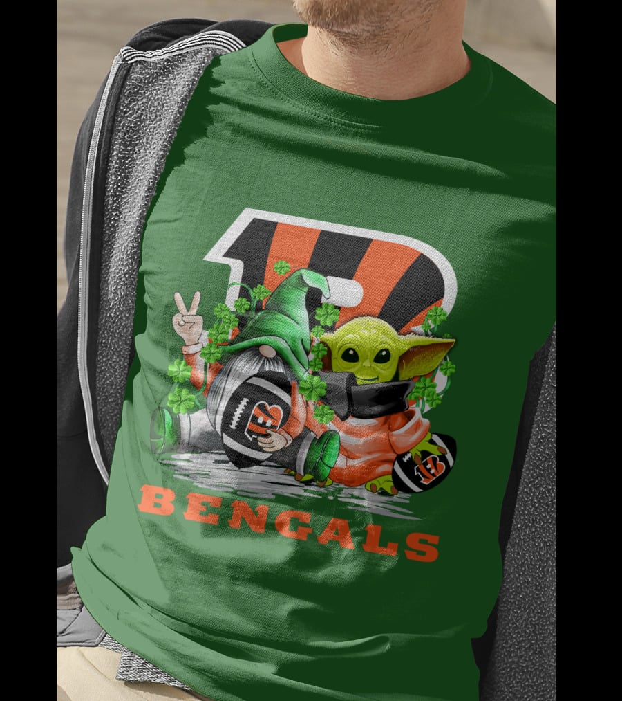 Cincinnati Bengals St. Patrick's Day Gnome And Baby Yoda Football T-Shirt