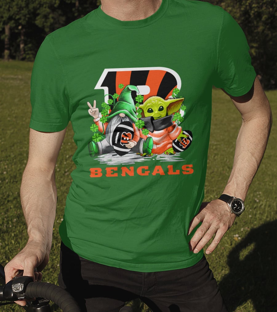 Cincinnati Bengals St. Patrick's Day Gnome And Baby Yoda Football T-Shirt