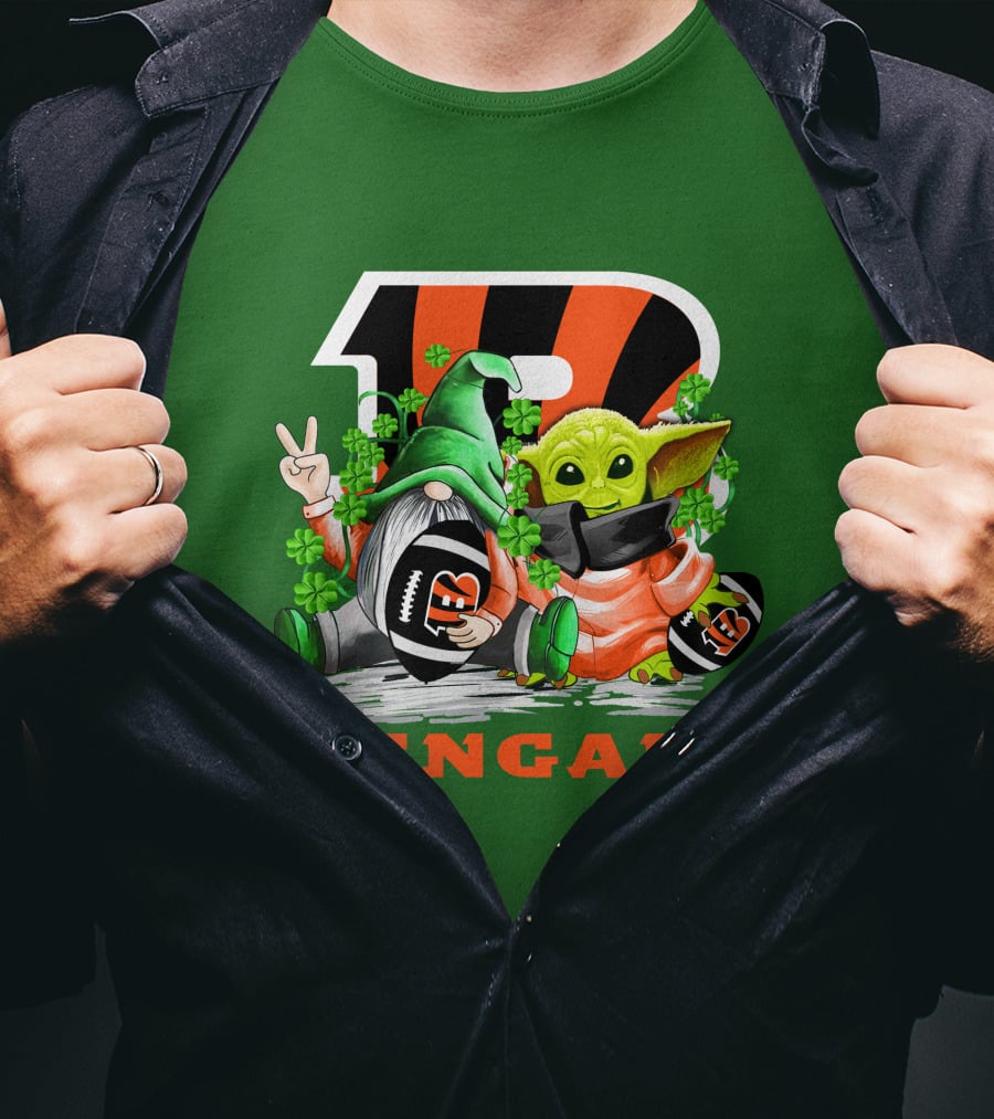 Cincinnati Bengals St. Patrick's Day Gnome And Baby Yoda Football T-Shirt