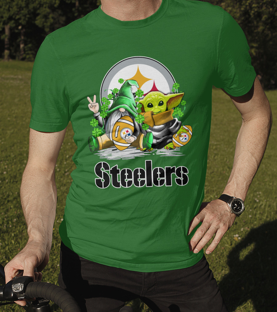 Steelers St. Patrick's Day Football Gnome And Baby Yoda With Shamrocks T-Shirt