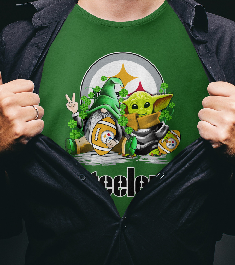 Steelers St. Patrick's Day Football Gnome And Baby Yoda With Shamrocks T-Shirt