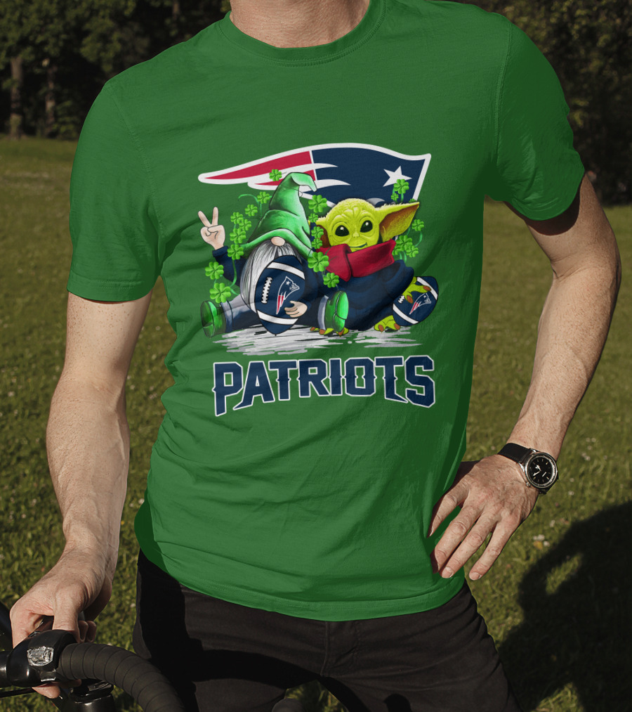 New England Patriots St. Patrick's Day Gnome And Green Alien Football T-Shirt