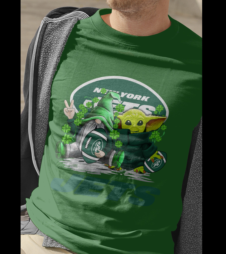 New York Jets Football St. Patrick's Day Baby Yoda And Gnome With Shamrocks T-Shirt