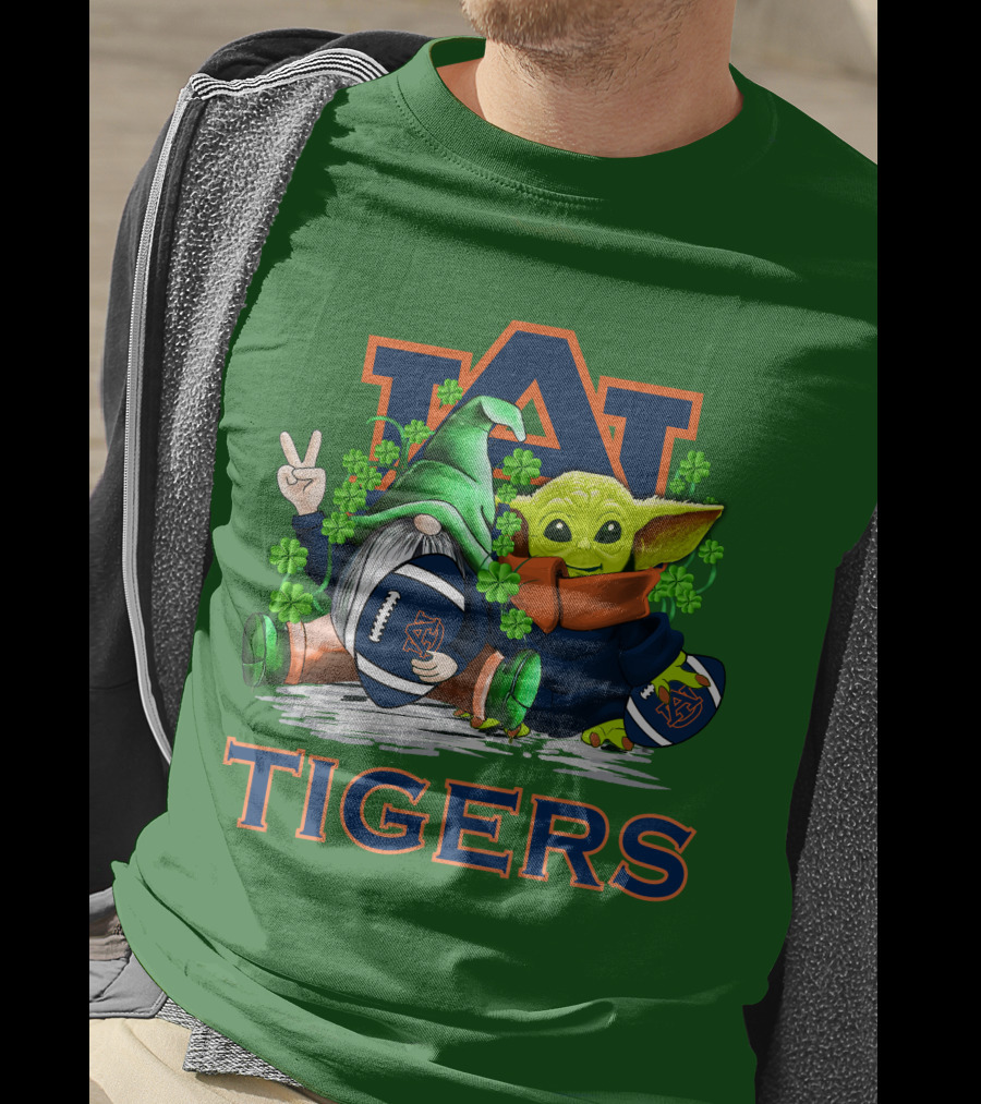 Auburn Tigers St. Patrick’s Day Football Gnome And Yoda Fan T-Shirt