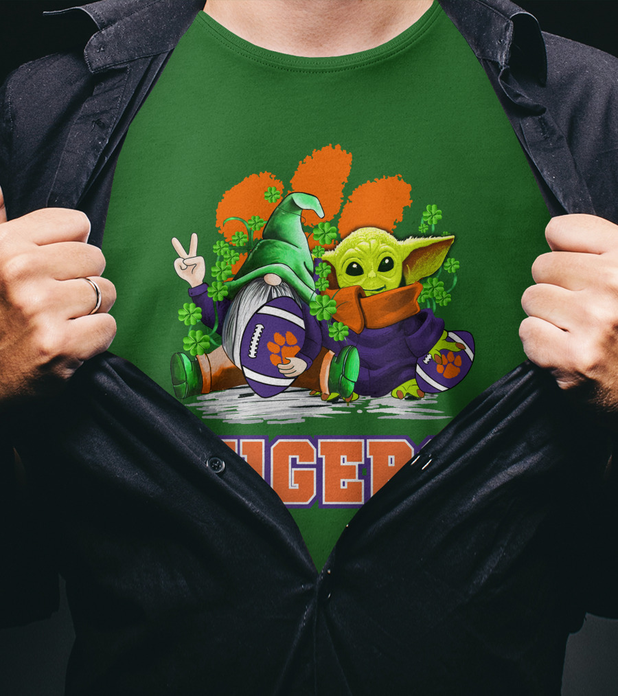 Clemson Tigers St. Patrick’s Day Football Gnome And Baby Yoda T-Shirt