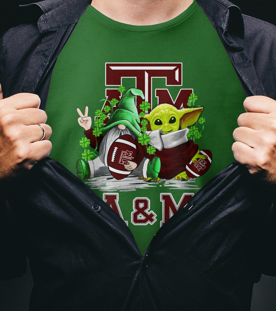 Texas A&M Aggies Football St. Patrick’s Day Gnome And Baby Alien With Shamrocks T-Shirt