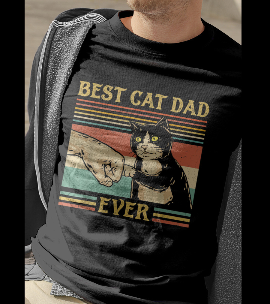 Best Cat Dad Ever Vintage Fist Bump Retro Stripes T-Shirt