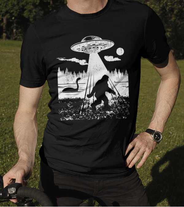 Bigfoot UFO Abduction Sasquatch Aliens Cryptozoology Loch Ness Monster Moonlight Scene T-Shirt