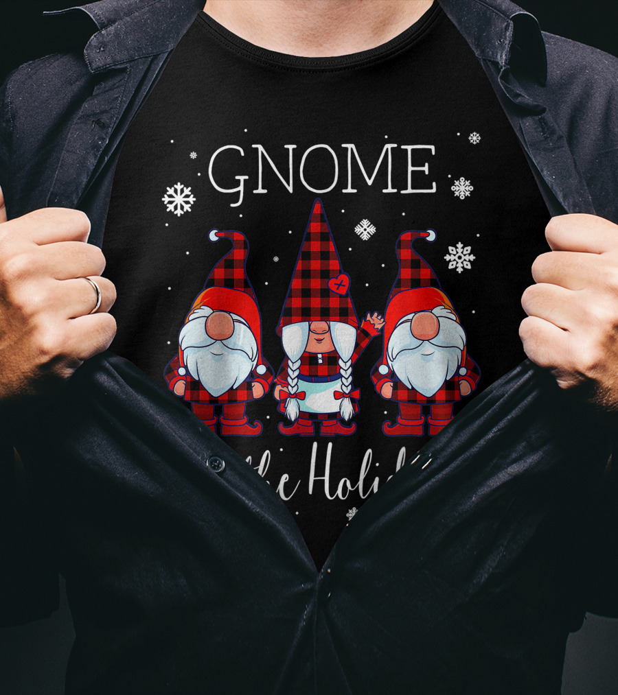 Gnome For The Holidays Buffalo Plaid 3 Gnomes Christmas Snowflakes T-Shirt