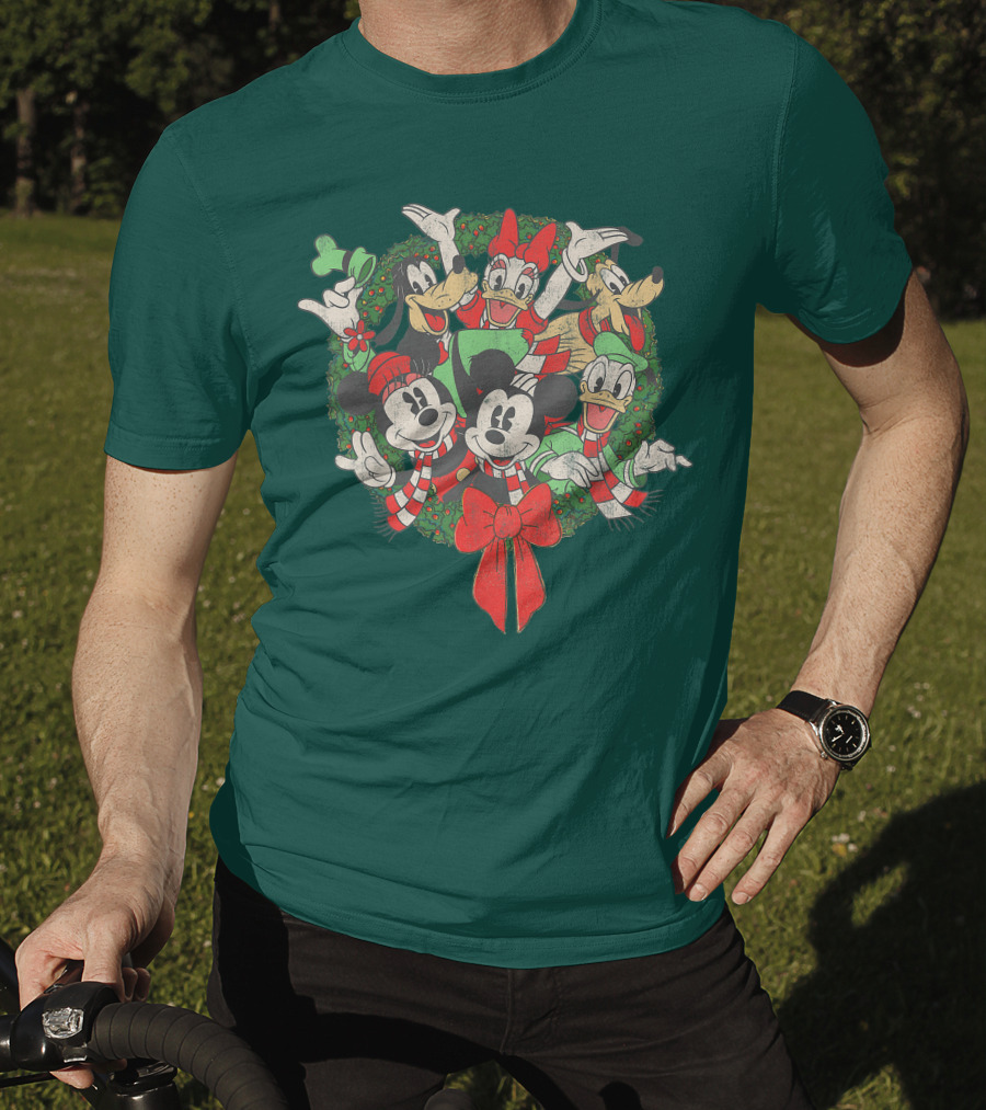 Disney Holiday Wreath Mickey Minnie Goofy Pluto Donald Christmas T-Shirt