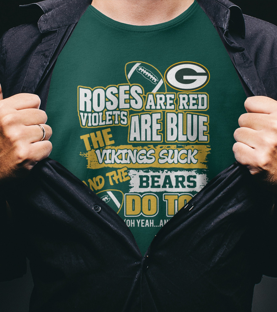 Green Bay Packers Roses Are Red Football Rivalry Poem T-Shirt