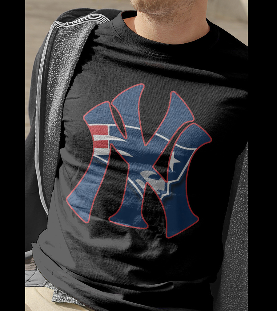 New York Yankees New England Patriots Logo Fusion T-Shirt