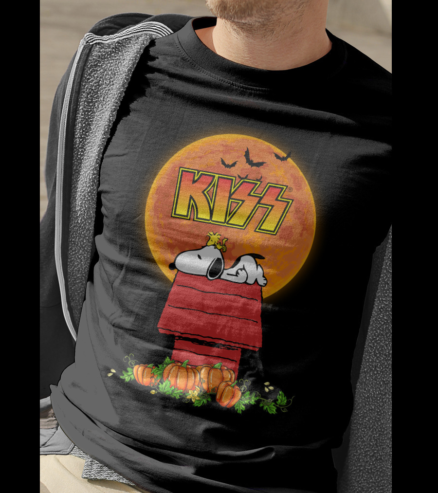 Kiss Halloween Snoopy Peanuts Moon Pumpkins T-Shirt