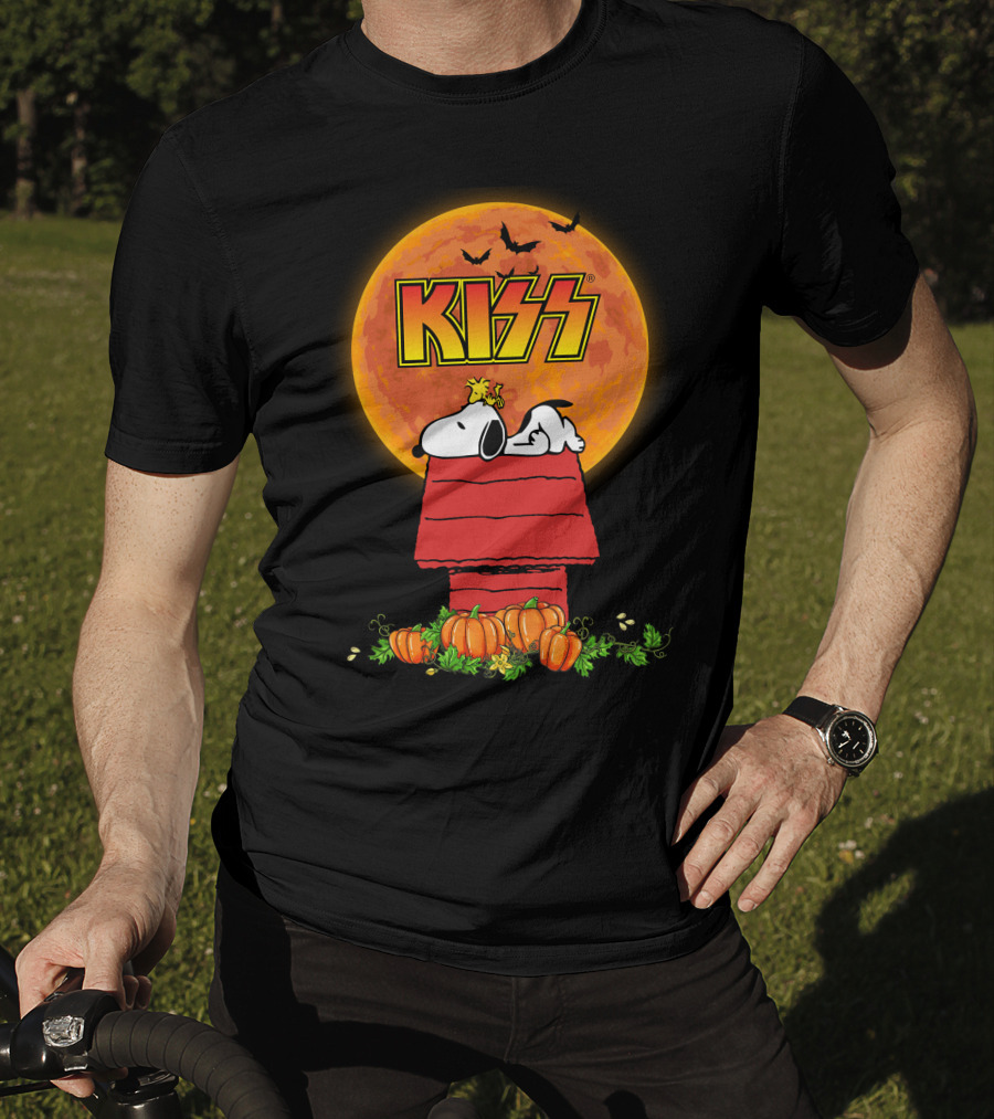 Kiss Halloween Snoopy Peanuts Moon Pumpkins T-Shirt