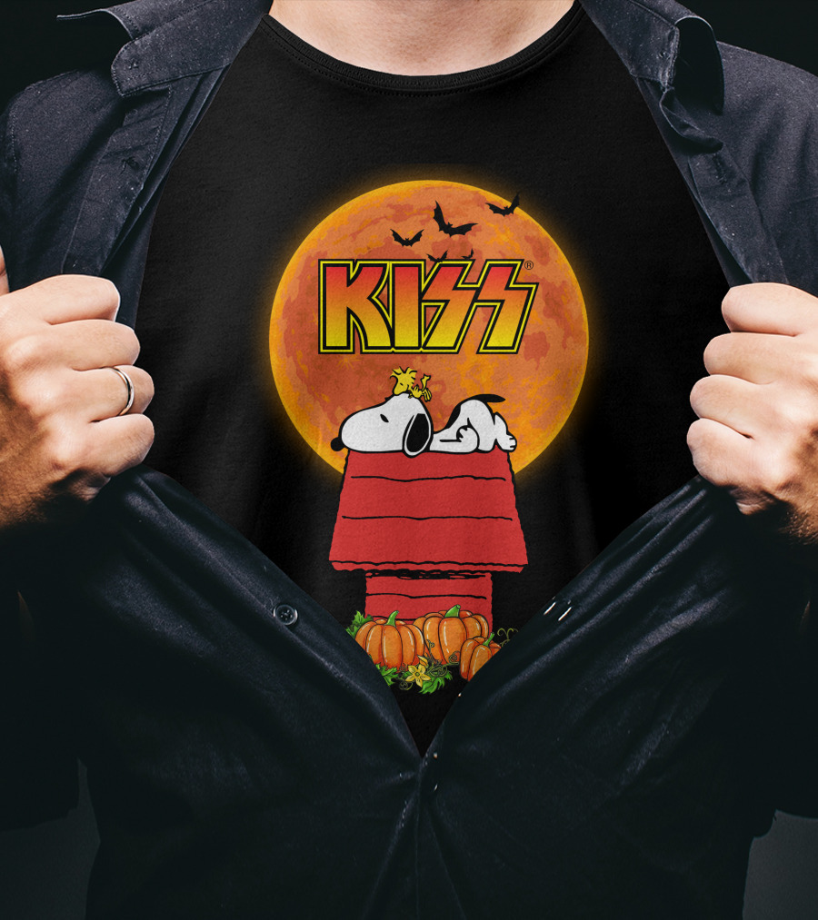 Kiss Halloween Snoopy Peanuts Moon Pumpkins T-Shirt