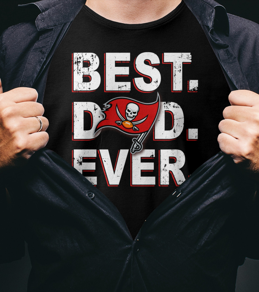 Best Dad Ever Buccaneers Flag Skull Football T-Shirt