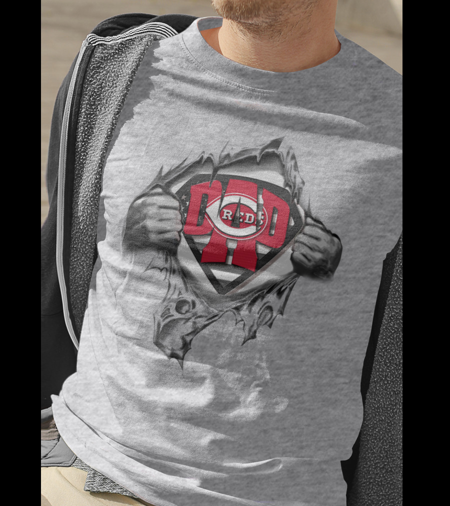 SUPERDAD Reds Logo Emblem Torn T-Shirt