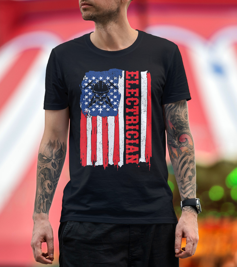 Electrician Skull Helmet American Flag Stripes T-Shirt