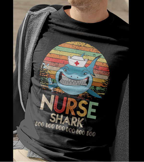 Nurse Shark Doo Doo Doo Retro Vintage Nurse Hat And Syringe T-Shirt