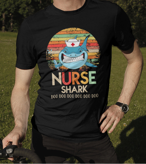 Nurse Shark Doo Doo Doo Retro Vintage Nurse Hat And Syringe T-Shirt