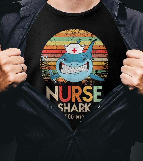 Nurse Shark Doo Doo Doo Retro Vintage Nurse Hat And Syringe T-Shirt