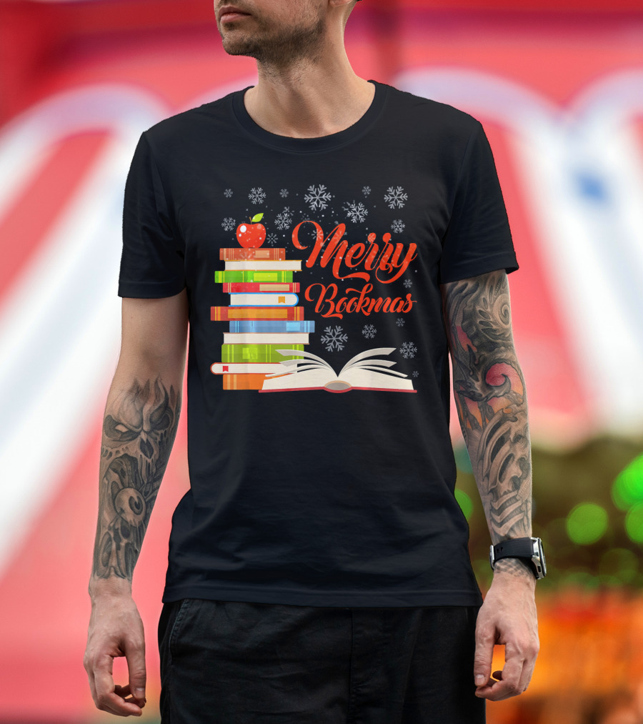 Merry Bookmas Christmas Reading with Snowflakes and Apple on Books T-Shirt