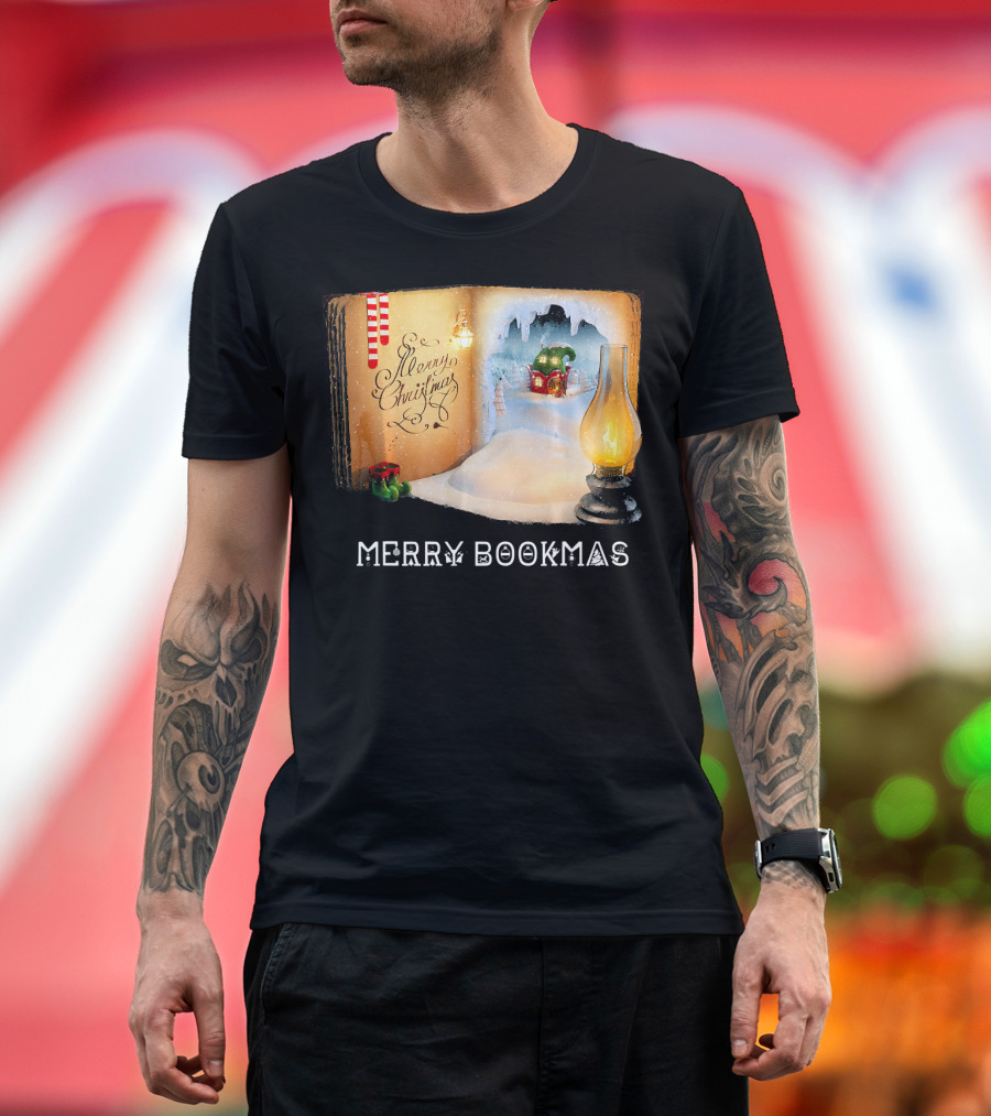 Merry Bookmas Merry Christmas Reading Book With Lantern and Winter Scene T-Shirt