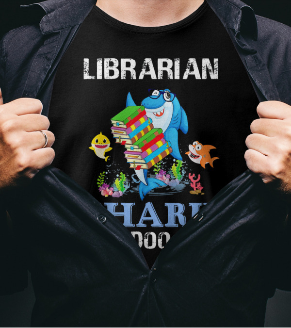 Librarian Shark Carrying Books Doo Doo Doo With Happy Fish T-Shirt