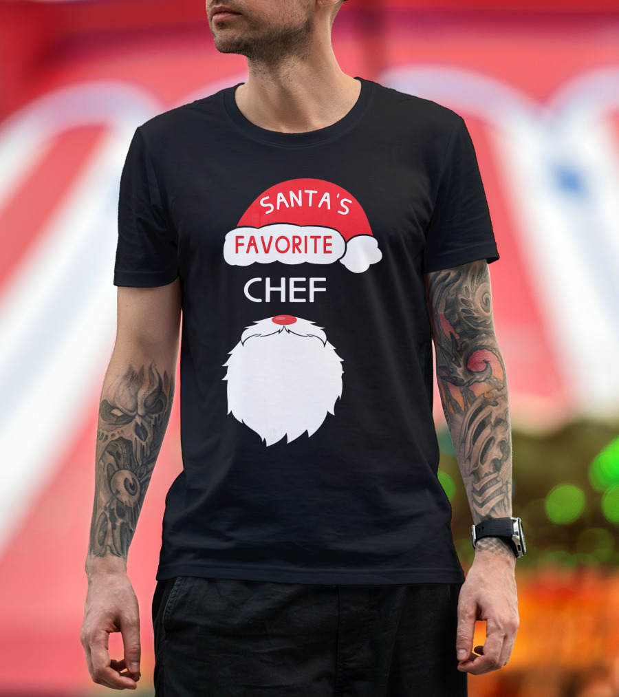 Santas Favorite Chef Funny Christmas Mat Santa Hat and Beard T-Shirt