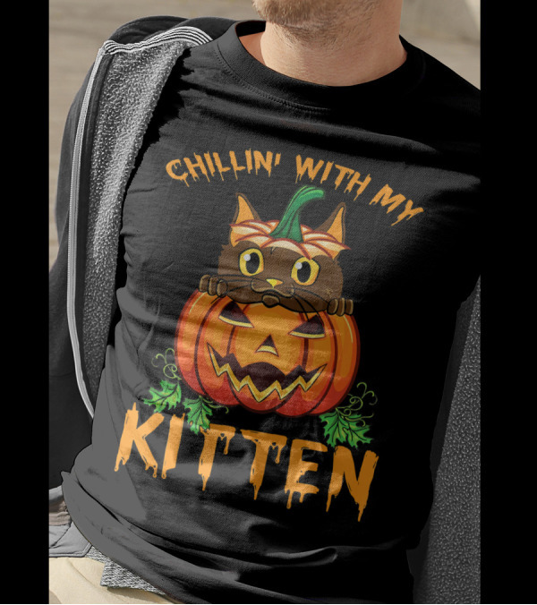 Chillin With My Kitten Halloween Pumpkin Cat T-Shirt