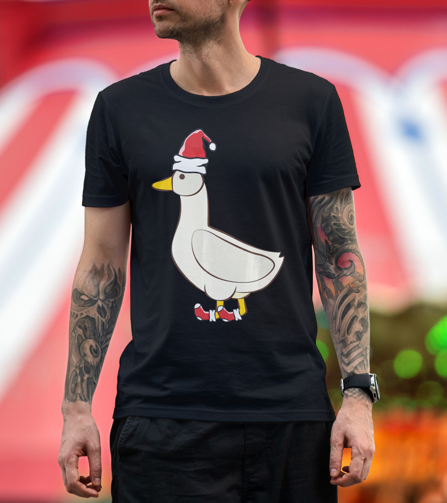 Goose Wearing Santa Hat Christmas Geese Holiday T-Shirt