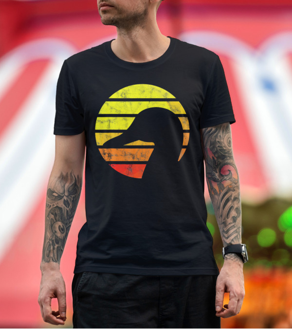 Premium T-Shirt: Vintage Eighties Sun and Goose Silhouette Love T-Shirt Vintage Eighties Sun and Goose Silhouette Love T-Shirt