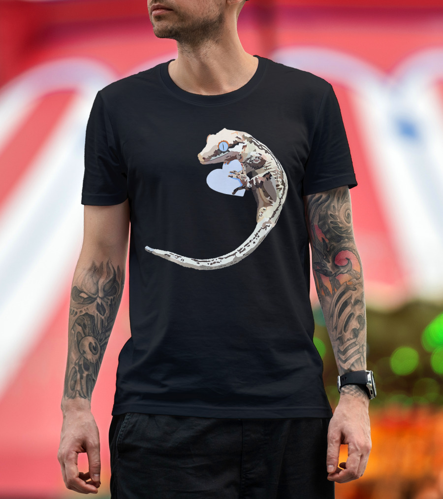 Crested Gecko with Blue Heart T-Shirt