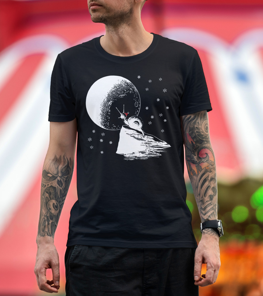 Howling Christmas Snail Under the Moon with Snowflakes T-Shirt
