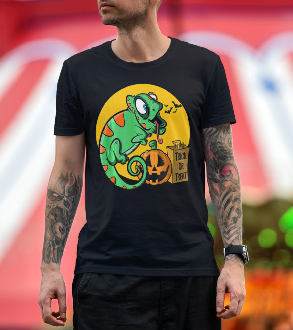 Premium T-Shirt: Iguana Halloween Trick or Treat Pumpkin Bats T-Shirt Iguana Halloween Trick or Treat Pumpkin Bats T-Shirt