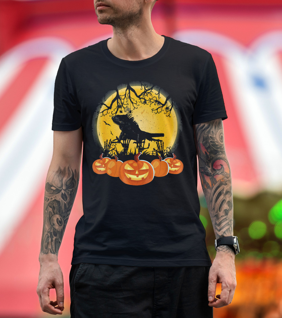 Green Iguana Halloween Moon with Jack-O'-Lanterns T-Shirt